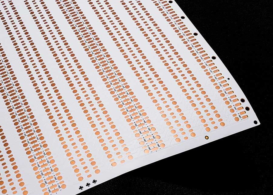 Flexible LED FPC Circuit Board with 2835 LED Light Beats and White Film ...